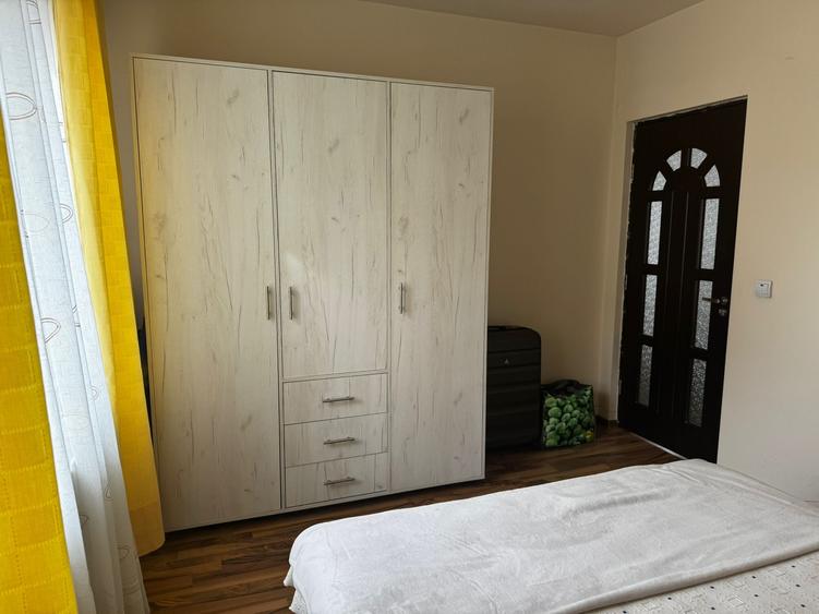 Apartament cu 2 camere semidecomandat în Florești