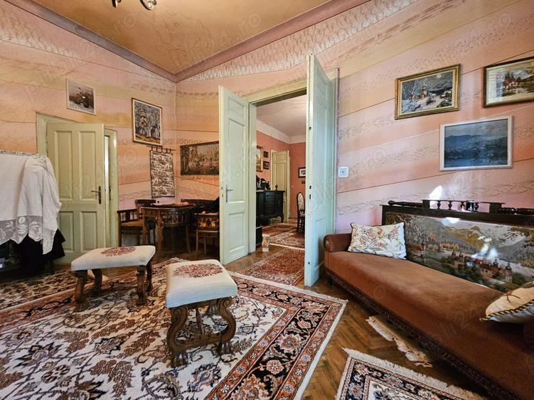Apartament cu 4 camere decomandat în P-ța Maria