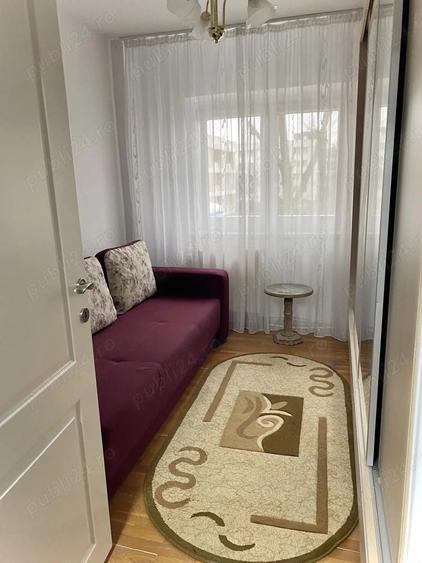 Apartament cu 3 camere semidecomandat în 1 Decembrie