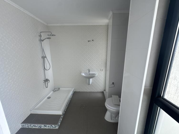 Casă individuală cu 4 camere cu Canalizare în Ștefăneștii de Jos