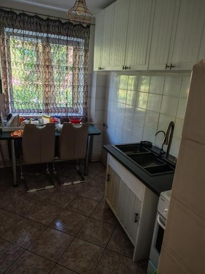 Apartament cu 3 camere decomandat, mobilat în 1 Mai