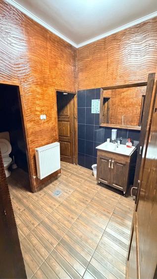 Spațiu comercial, de 150 mp, în Central