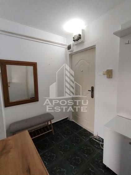 Apartament cu 2 camere nedecomandat în Take Ionescu