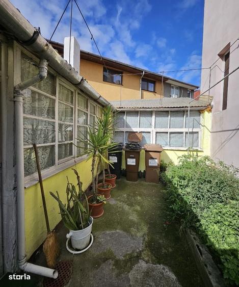 Apartament cu 4 camere semidecomandat în Central