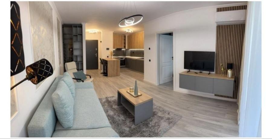 Apartament cu 2 camere semidecomandat în Central