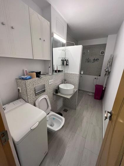 Apartament cu 2 camere decomandat în Cornișa