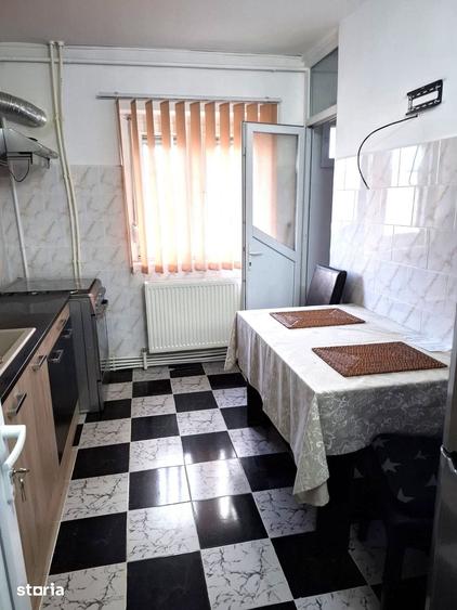 Apartament cu 2 camere decomandat în Broșteni