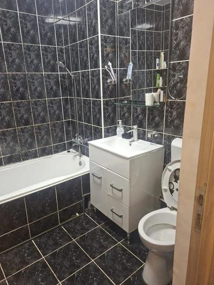 Apartament cu 3 camere decomandat în Craiovei