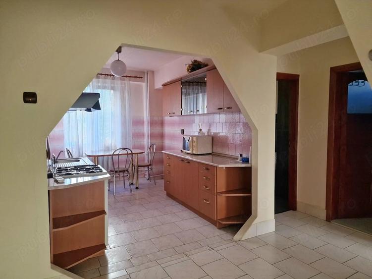 Apartament 3 camere + balcon de inchiriat Zona Cantemir - 5