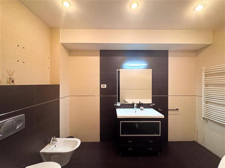 Apartament cu 3 camere semidecomandat, mobilat în Herăstrău
