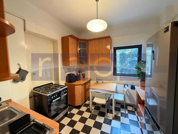 Apartament cu 3 camere, mobilat în Armeneasca