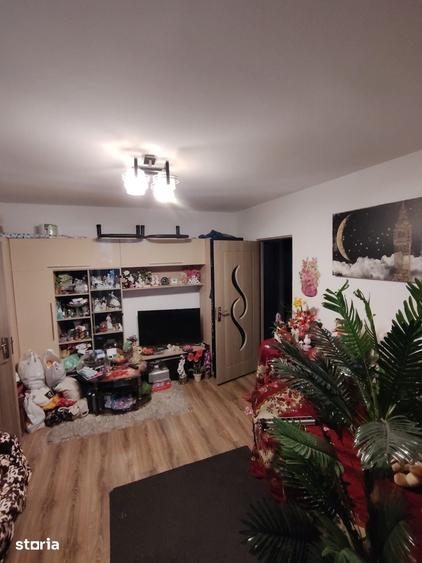 Apartament cu 2 camere semidecomandat în Trivale