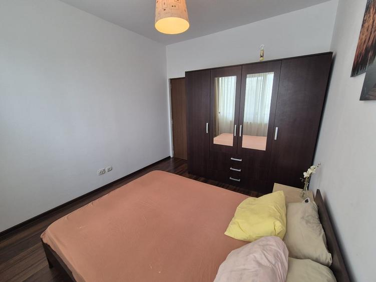 Apartament cu 3 camere decomandat, mobilat în Metalurgiei