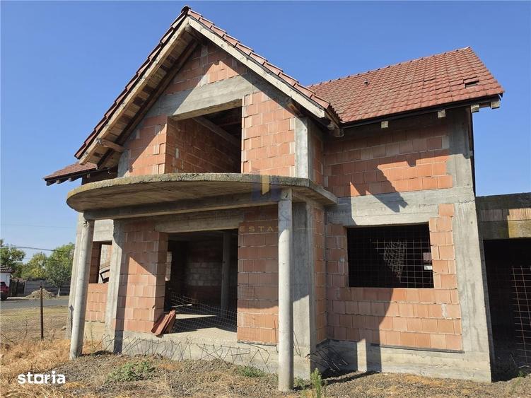 Casa parter si etaj la rosu ,Recas - 16