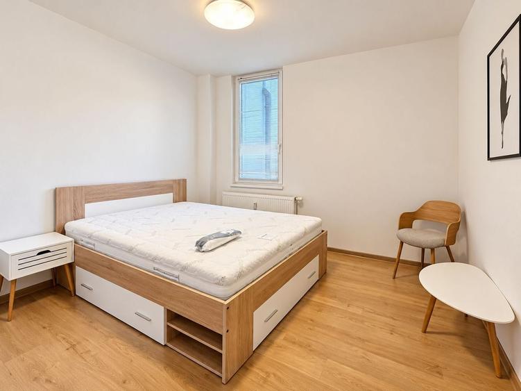 Apartament cu 3 camere semidecomandat, mobilat în Giroc