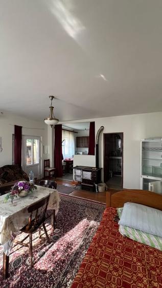 Casă individuală cu 5 camere cu Teren 2000 Mp în Dumitra