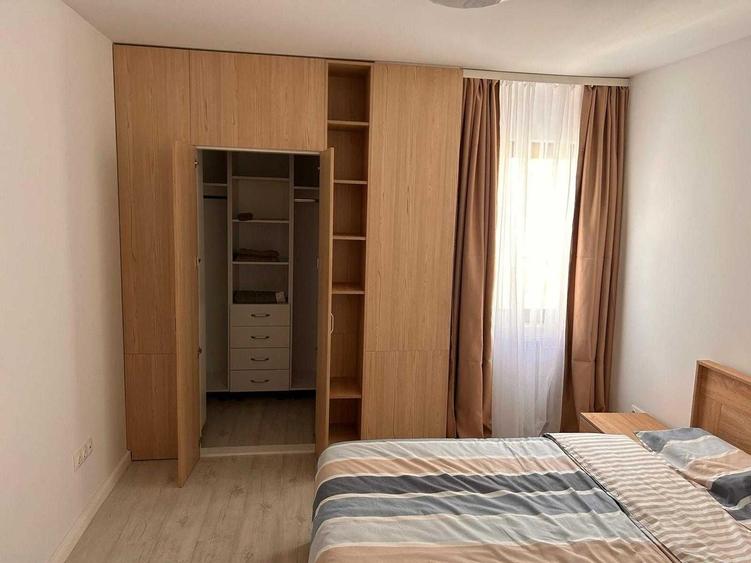 Apartament cu 3 camere decomandat în Torontalului