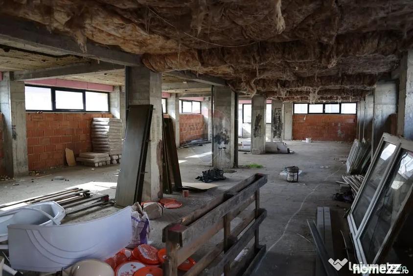 Spațiu comercial, de 317 mp, în Ipotești