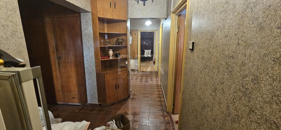 Apartament cu 4 camere decomandat, mobilat în Iancului