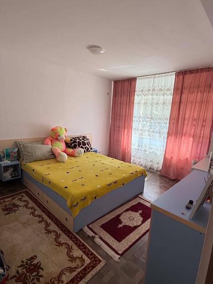 Apartament cu 2 camere decomandat în Cățelu
