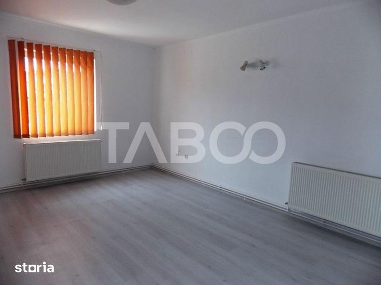 Spațiu comercial, de 50 mp, în Ștrand