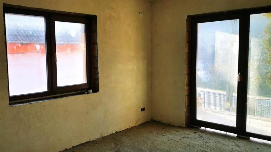 Casă individuală cu 6 camere cu Canalizare în Băile Olănești