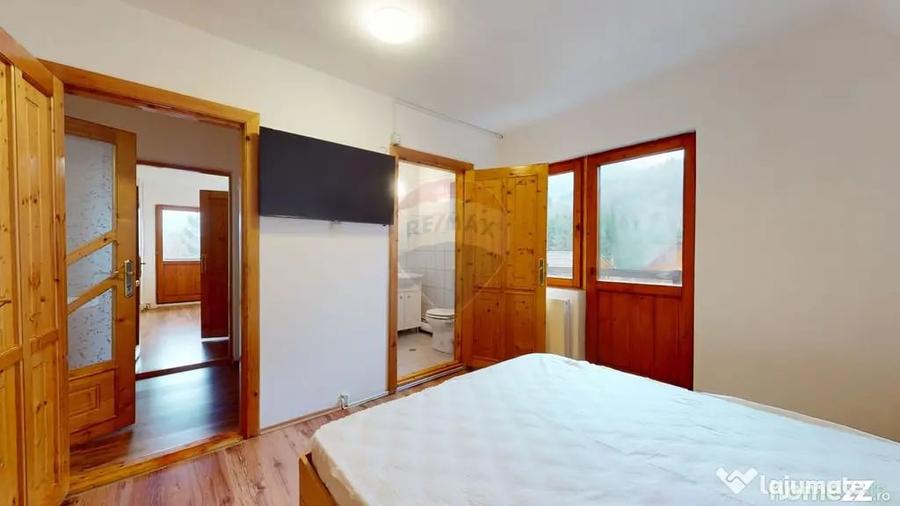 Casă cu 7 camere cu Teren 986 Mp în Plaiul Foii