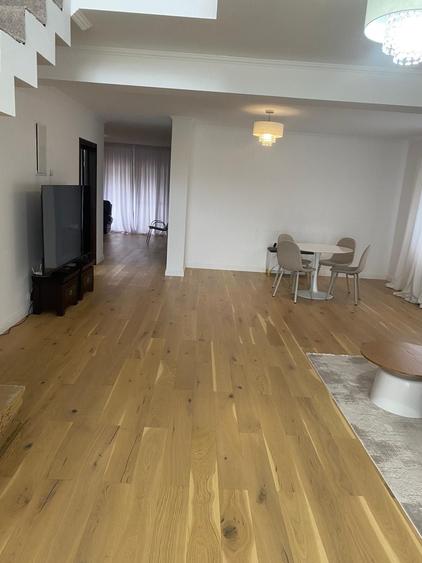 Casă cu 2 camere în Central