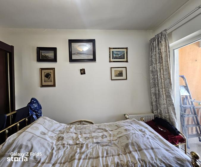 Apartament cu 4 camere semidecomandat în Nufărul