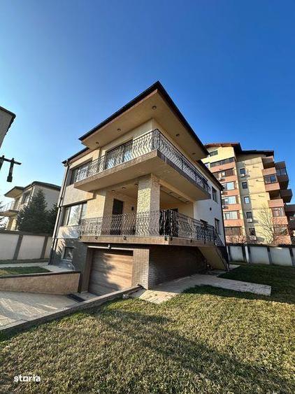 Casă cu 4 camere cu Teren 370 Mp în Central