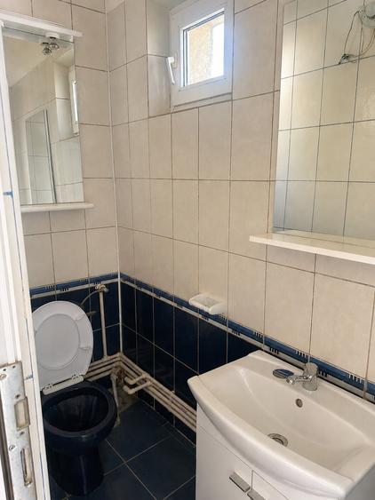 Casă individuală cu 6 camere cu Canalizare în Giulești