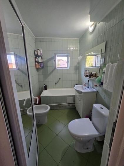 Apartament cu 3 camere decomandat, mobilat în Târgu Cucu