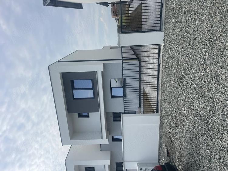 Casă cu Teren 335 Mp în Săcălaz