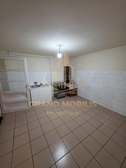 Casă individuală cu 4 camere cu Canalizare în Lipovei