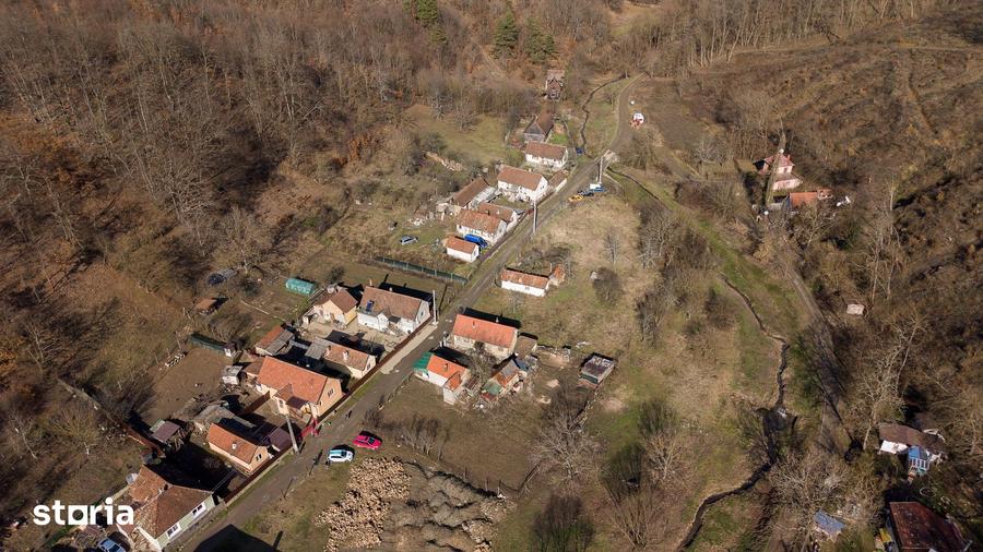 Casă cu 2 camere cu Teren 284 Mp în Central