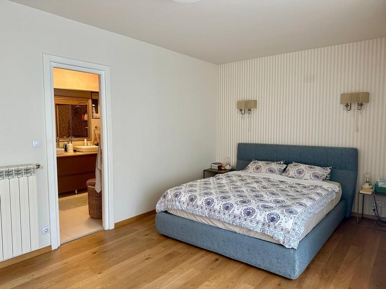 Apartament cu 4 camere decomandat, mobilat în Primăverii