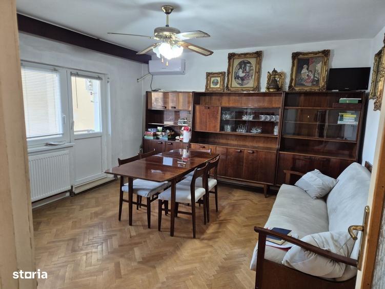 Apartament cu 4 camere decomandat în Malul Mureșului