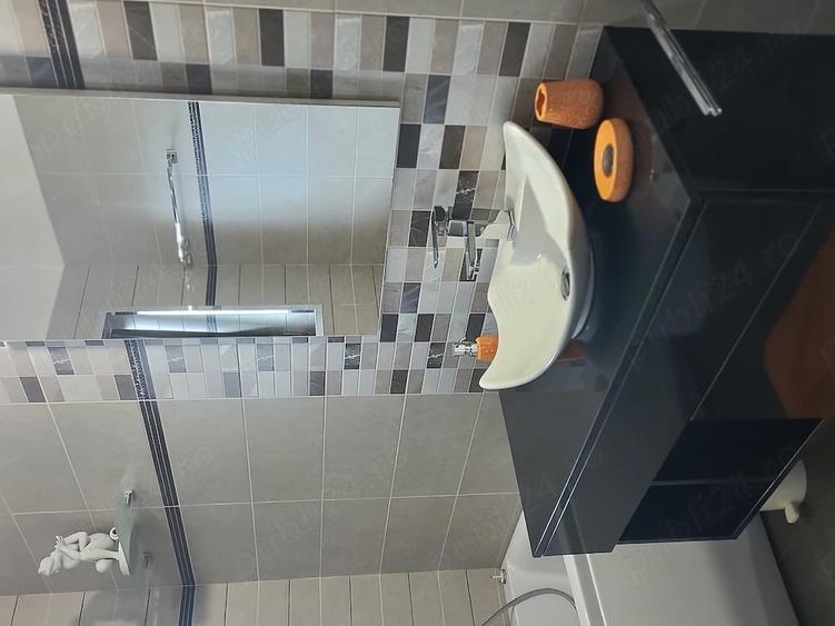 Apartament cu 2 camere semidecomandat în Florești