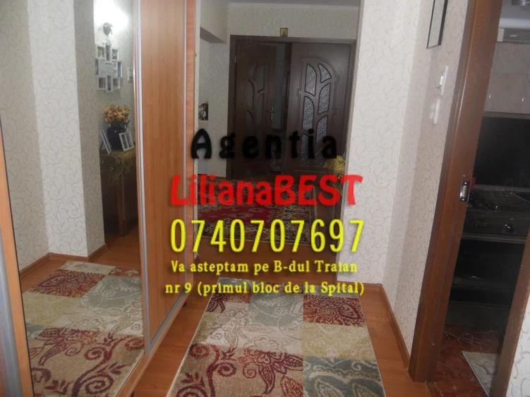 Apartament cu 4 camere decomandat în Central