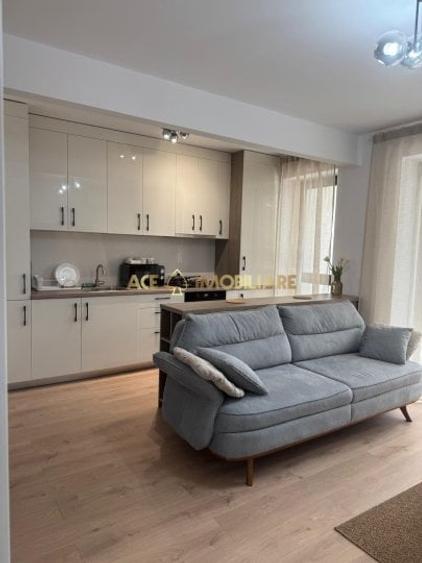 Apartament cu 2 camere semidecomandat, mobilat în Titan