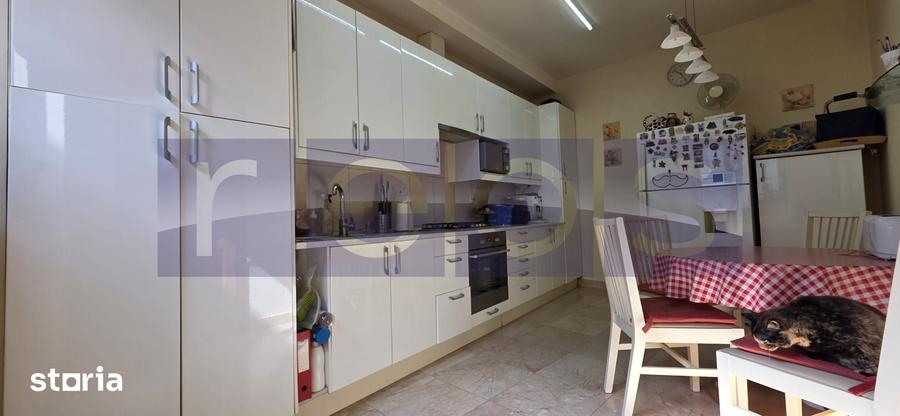 Casă cu 5 camere cu Teren 90 Mp în Eminescu