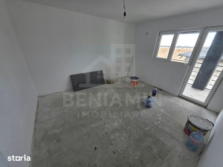 Casă cu 5 camere cu Teren 346 Mp în Cârcea