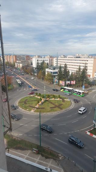 Apartament cu 2 camere decomandat în Calea București