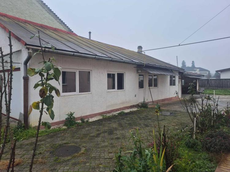 Casă cu 3 camere în Central