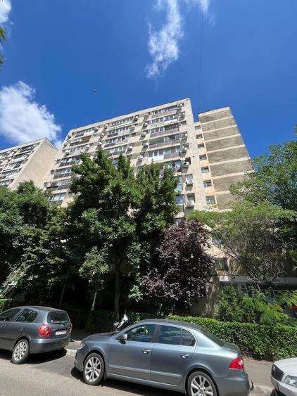 Iancului, metrou - 10