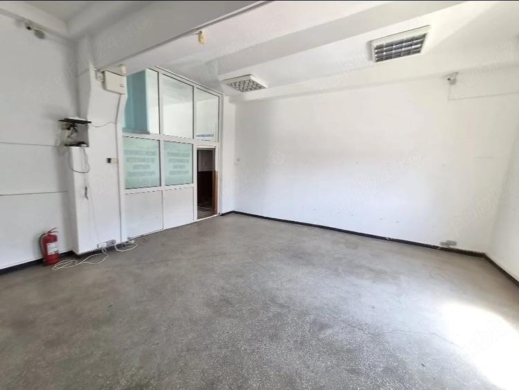 Spațiu comercial, de 80 mp, în Zahana