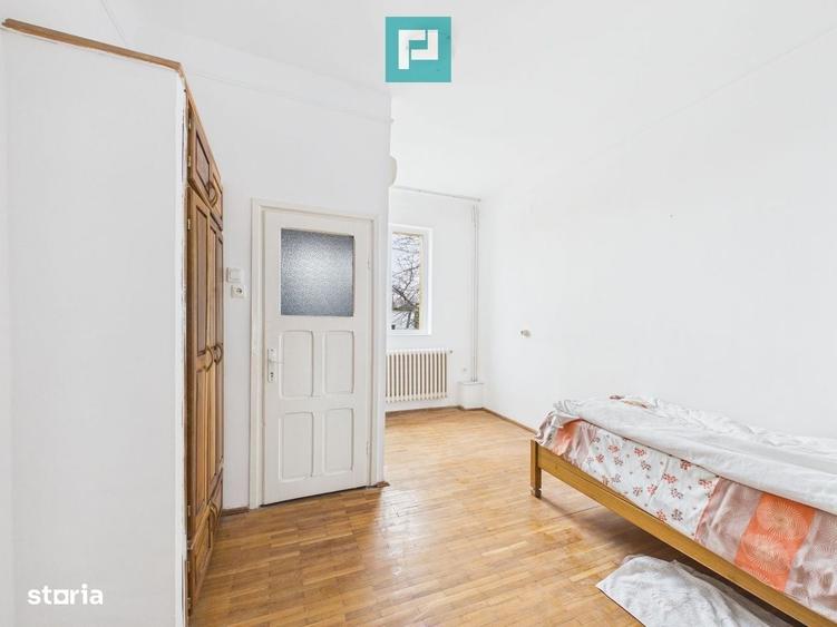 Casă cu 4 camere decomandat în Rontău