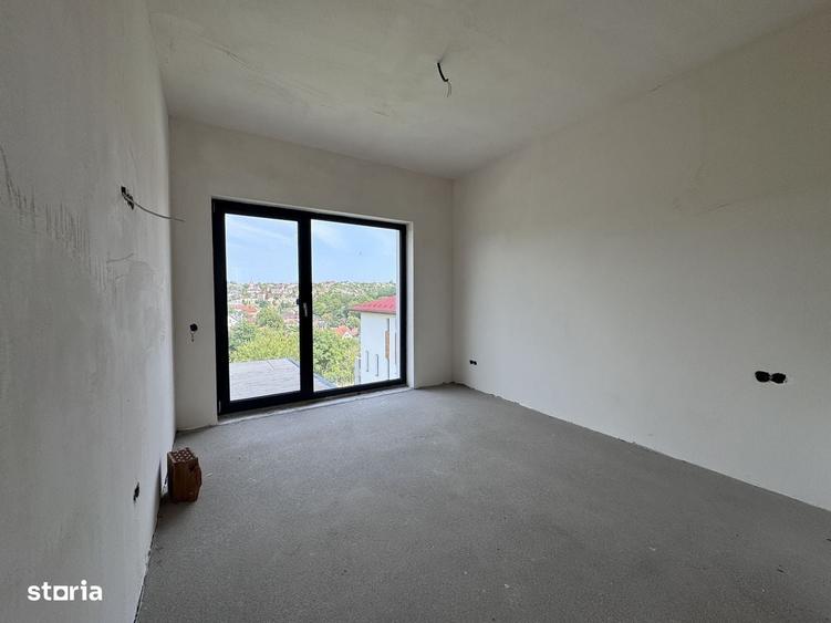 Casă cu 4 camere în Feleacu