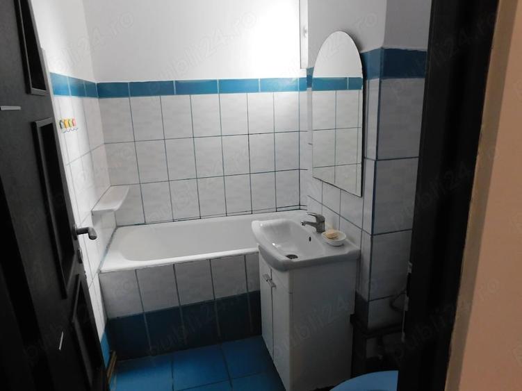 Apartament cu 3 camere decomandat în Exterior Vest