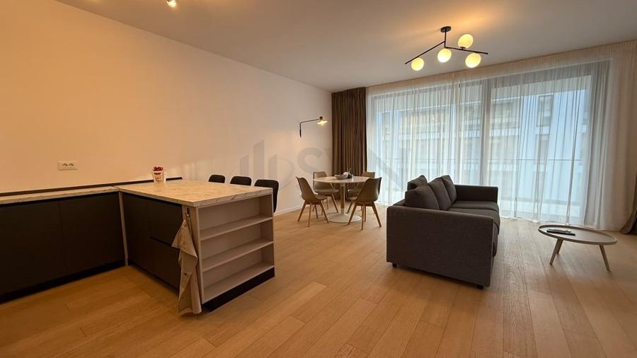 Apartament cu 3 camere semidecomandat, mobilat în Băneasa